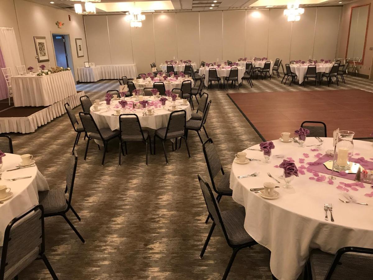 Holiday Inn Martinsburg By Ihg Buitenkant foto